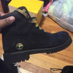 Black & Plaid yellow Timberlands